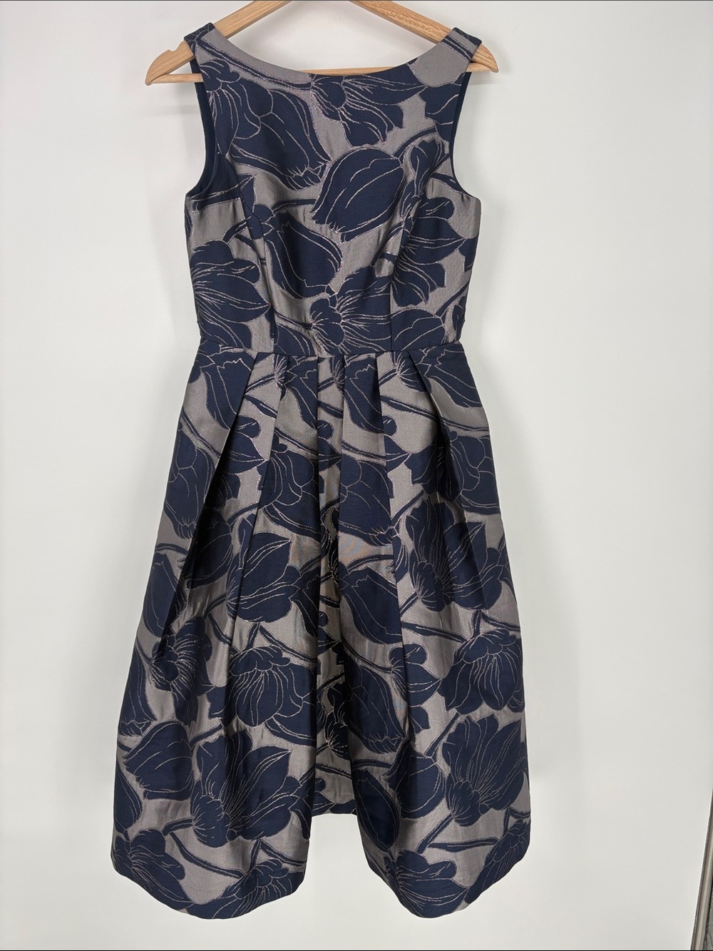🦜 Eliza J Navy, silver, and Gray Floral Midi  fit and flair Dress